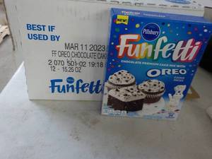 lot 163 image: 12 - 15.25 oz Boxes Pillsbury FunFe...