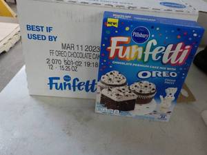 lot 164 image: 12 - 15.25 oz Boxes Pillsbury FunFe...
