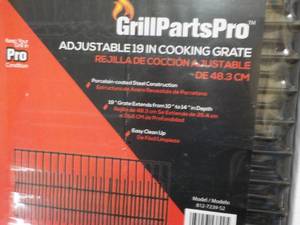 lot 257 image: Case of 8 Grill Parts Pro Ajustable...