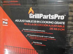lot 262 image: Case of 8 Grill Parts Pro Ajustable...