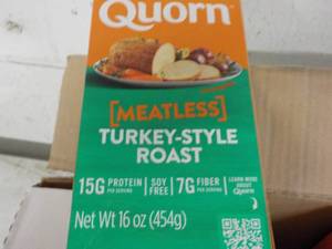 lot 311 image: 12 - 16 oz Frozen Quorn Meatless Ro...