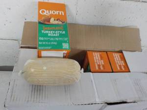 lot 312 image: 12 - 16 oz Frozen Quorn Meatless Ro...