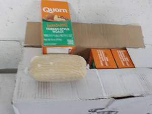 lot 313 image: 12 - 16 oz Frozen Quorn Meatless Ro...