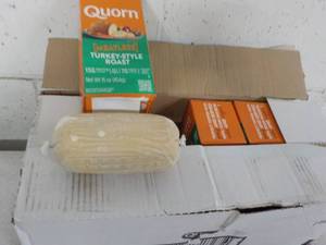 lot 315 image: 12 - 16 oz Frozen Quorn Meatless Ro...