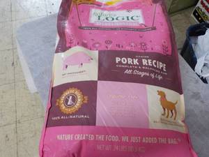 lot 328 image: 24 lb Bag Natures Logic Distinctio...