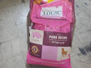 lot 334 image: 24 lb Bag Natures Logic Distinctio...