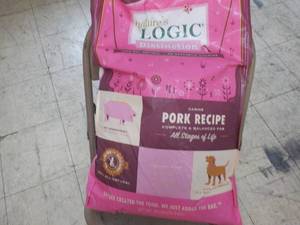lot 335 image: 24 lb Bag Natures Logic Distinctio...