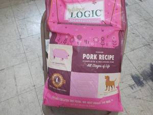 lot 338 image: 24 lb Bag Natures Logic Distinctio...