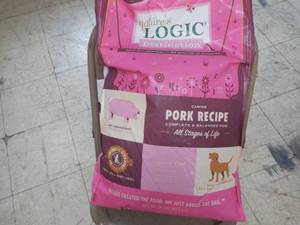 lot 339 image: 24 lb Bag Natures Logic Distinctio...