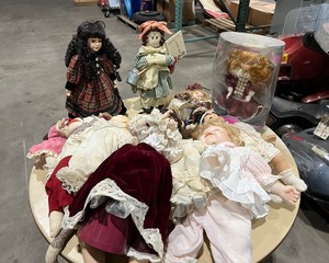 Assorted porcelain dolls