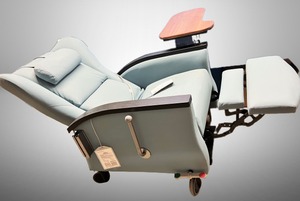 WOW MSRP $8000 LUXURY COMFORT &amp STYLE Nemschoff Serenity 3 Geri Chair Recliner With Oversized Swing Over Table, Slide Out Foot Rest &amp Switch On Heat With The Press Of A Button - Great Working Condition