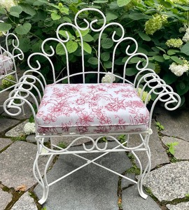 lot 7 image: Pair of Mid Century Wrought Iron French Farm House Chairs
