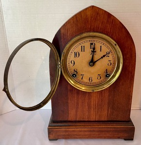 lot 36 image: Traditional Vintage Clock