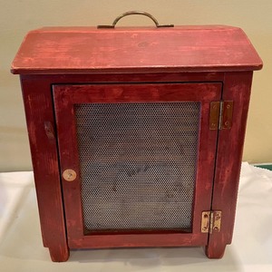 lot 40 image: Rustic Style Decor