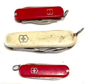 lot 160A image: Collection of Pocket Knives