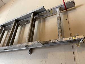 lot 101 image: 24 Foot Aluminum Extension Ladder