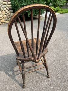 lot 108 image: Vintage Wooden Spindle Backed Chair