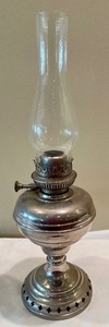 lot 177 image: Trio of Vintage Oil Lamps