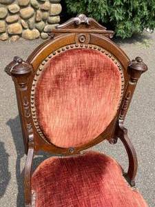 lot 133 image: Antique Victorian Ornate Parlor Chair