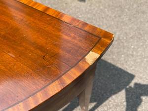 lot 146 image: Wm. A Berkley Furniture Company Accent Table