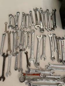 lot 154 image: Plastic Tool Box with Large Assortment of Wrenches