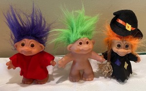 lot 194 image: 9 Terrific Trolls by DAM and Russ