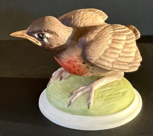 lot 236 image: Vintage Boehm Baby Robin Porcelain Figurine 437