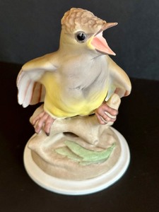 lot 223 image: Boehm Baby Crested Flycatcher 458 Porcelain Figurine