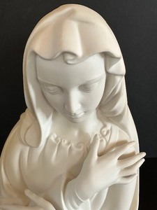 lot 224 image: Vintage Boehm Madonna Porcelain Figurine