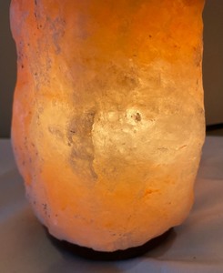 lot 258 image: Soothing Salt Rock Lamp