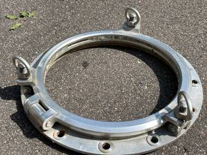 lot 408 image: Metal Porthole Deco Piece