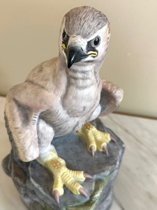 lot 210 image: Vintage Boehm Bald Eagle Porcelain Collectible Figurine