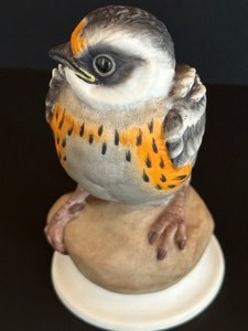 lot 217 image: Boehm Fledging Blackburnian Warbler Porcelain Figurine 478