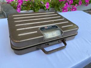 lot 433 image: Pelouze Parcel Post 70 Lb. Scale Model P70