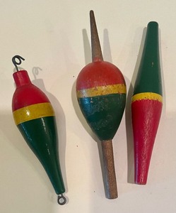 lot 453 image: Vintage Fishing Bobbers