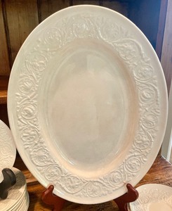 lot 44A image: Wedgwood Patrician China Grouping