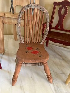lot 295 image: Collection of Decorative Doll Sized Chairs
