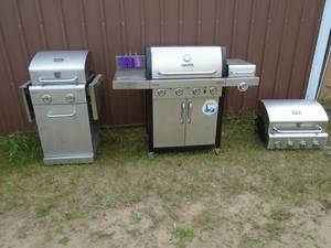 Qty of 3 stainless steel grills. 2 are used. One looks new for parts or repair. As shown.
