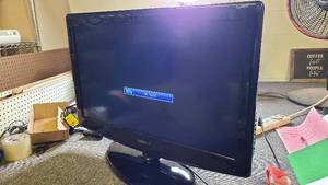 GlobalVue 32 Inch LCD Wide Screen TV