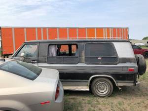 lot 200K image: 1987 Chevrolet G20 Sportvan