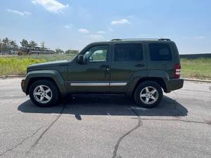 lot 14L image: 2008 Jeep Liberty Limited - 4X4