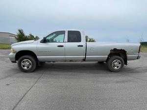 lot 18M image: 2003 Dodge Ram 2500 SLT - 4X4