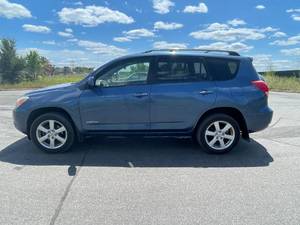 lot 115K image: 2008 Toyota Rav4 Limited - 4X4 - 2 OWNERS