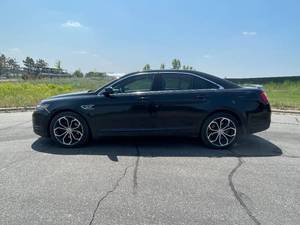 lot 116 image: 2013 Ford Taurus SHO - AWD