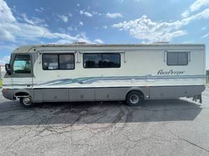 lot 10F image: 1995 Fleetwood Pace Arrow RV  - 37,106 MILES
