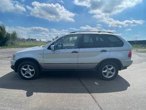 lot 100A image: 2001 BMW X5 3.0I - AWD