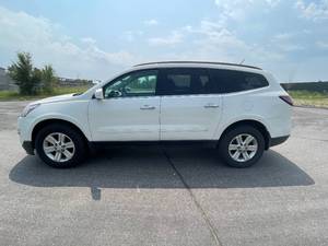 2013 Chevrolet Traverse LT - 2 OWNERS