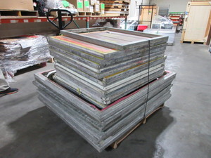 lot 101 image: ALUMINUM SCREEN FRAMES