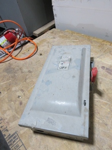 lot 119 image: HEAVY DUTY SAFETY SWITCH