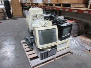 lot 157 image: MISC. ELECTRONICS AND A MICROWAVE